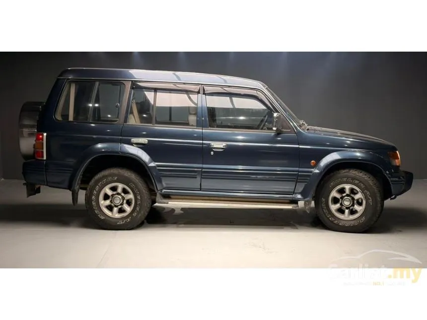 1996 Mitsubishi Pajero SUV