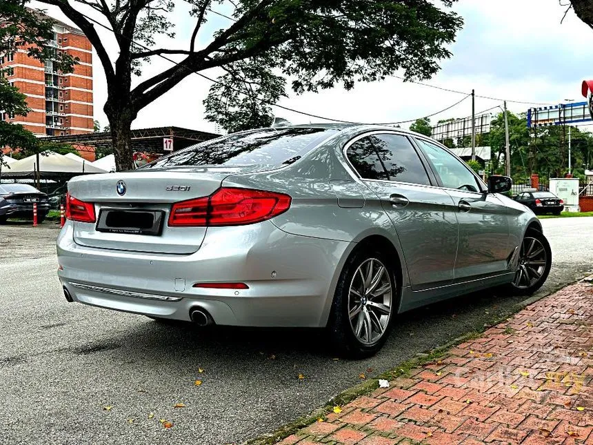 2020 BMW 520i Luxury Sedan