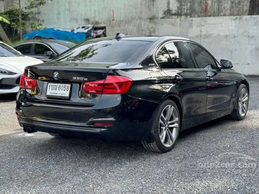 2019 BMW 330e Sedan