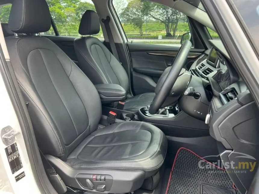 2015 BMW 220i Gran Tourer MPV