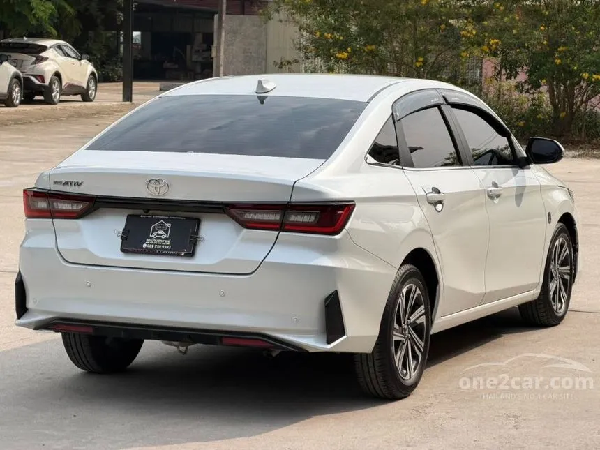 2023 Toyota Yaris Ativ Premium Sedan