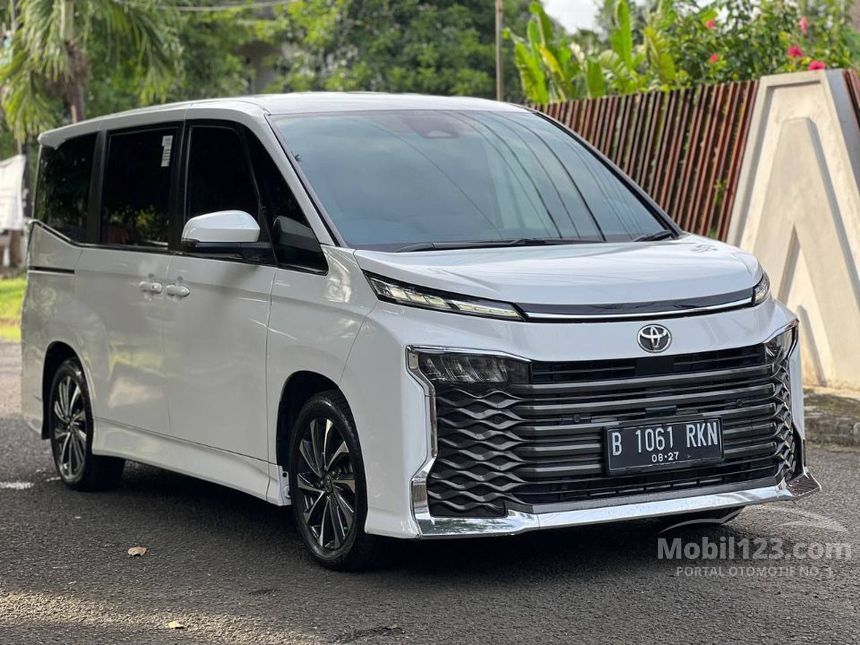 Jual Mobil Toyota Voxy 2022 (Premium Color) 2.0 di DKI Jakarta ...
