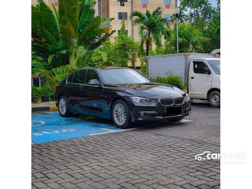 Jual Mobil BMW 320i 2013 Luxury 2.0 di DKI Jakarta Automatic Sedan Hitam Rp 237.000.000