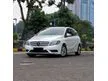 2013 Mercedes-Benz B200 1.6 Urban Hatchback , LOW KM 93 RB , MERCEDES BENZ B200 2013 PUTIH , TERAWAT DAN SIAP PAKAI