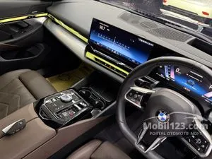 2024 BMW 520i 2.0 M Sport Sedan