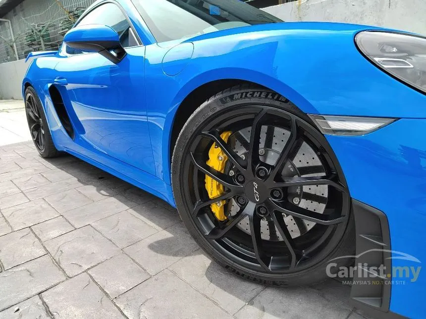 2022 Porsche 718 Cayman GT4 Coupe