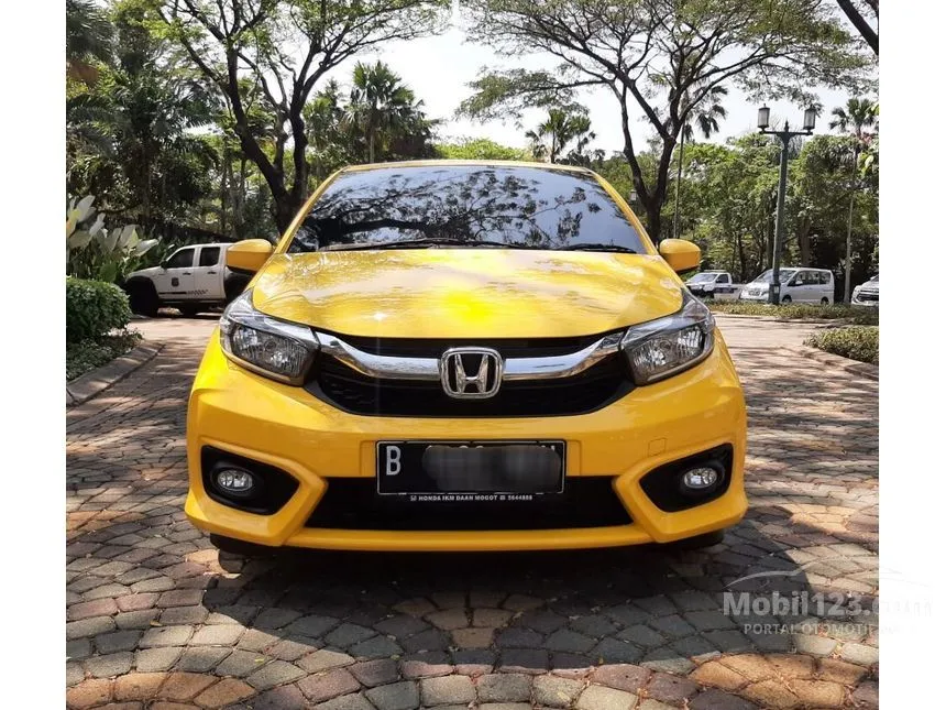 Jual Mobil Honda Brio 2022 E Satya 1.2 di Banten Automatic Hatchback Kuning Rp 159.000.000