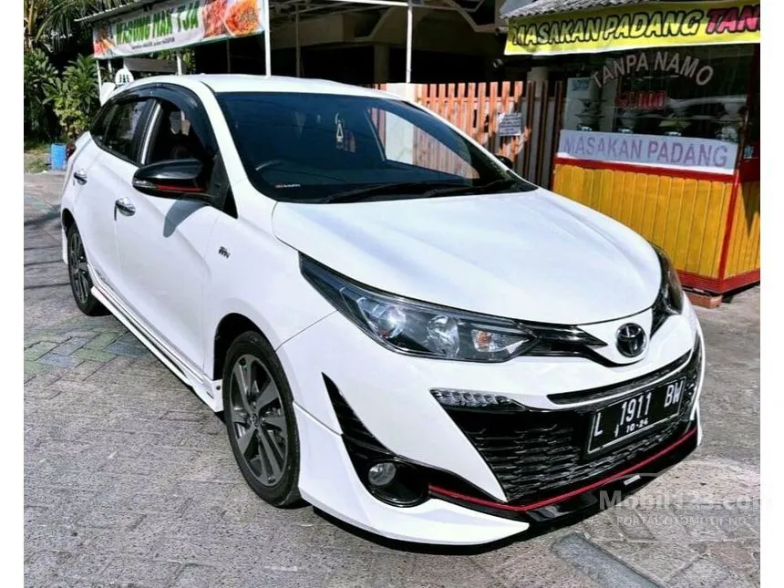 Jual Mobil Toyota Yaris 2019 TRD Sportivo 1.5 di Jawa Timur Automatic Hatchback Putih Rp 229.000.000