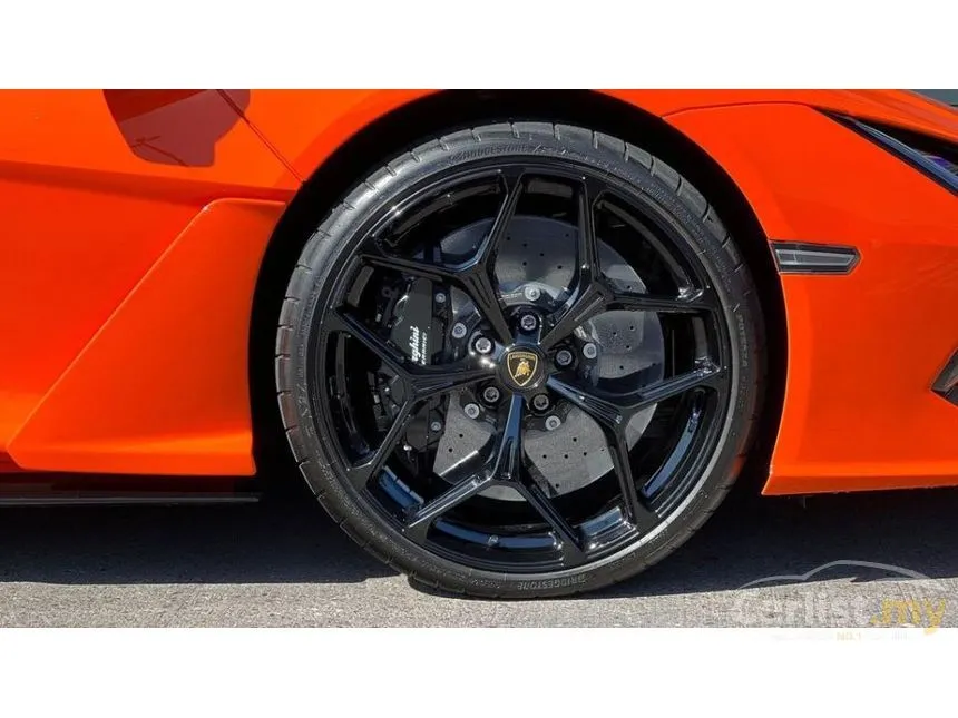 2024 Lamborghini Revuelto Coupe