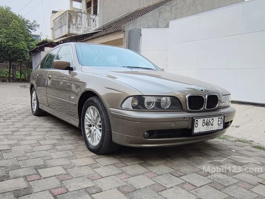 2002 BMW 530i Sedan