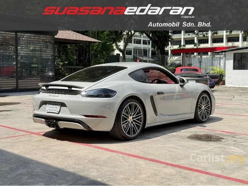 2022 Porsche 718 Cayman Coupe