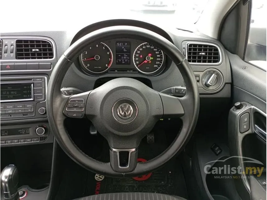 2013 Volkswagen Polo Sedan