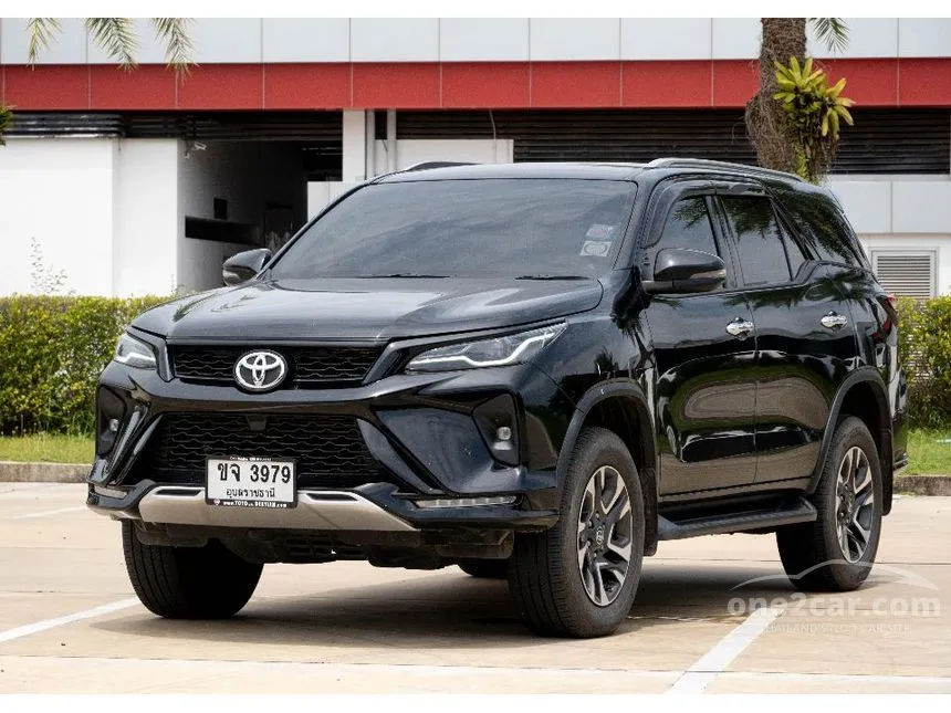 2023 Toyota FORTUNER Leader V SUV
