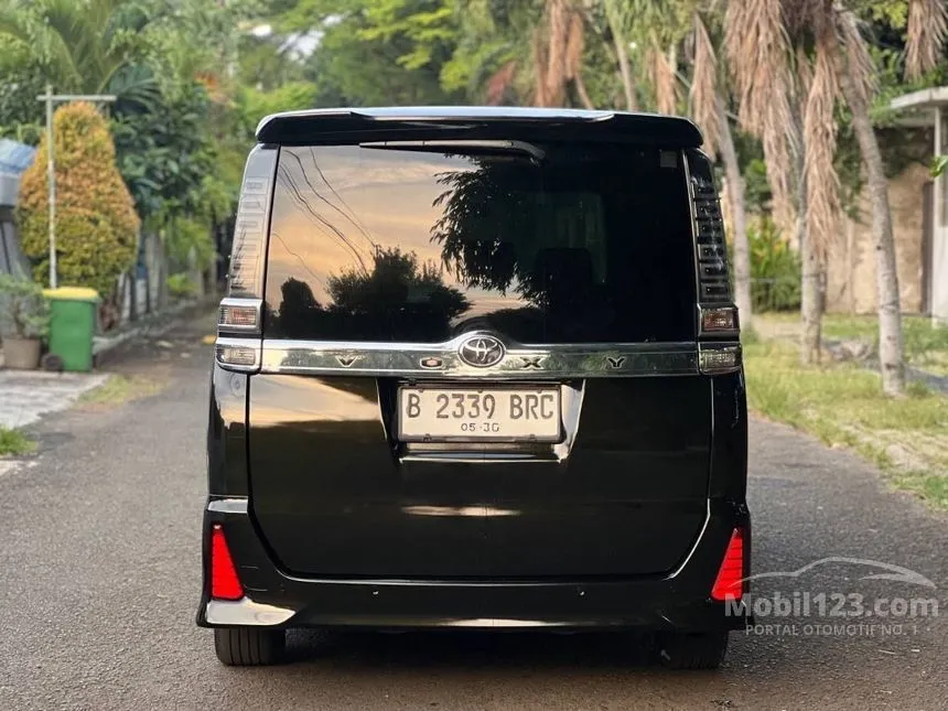 2020 Toyota Voxy MPV