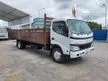 Used Hino xzu 21ft lorry wooden cargo /bdm7500kg /Year 2020 /lorry second hand