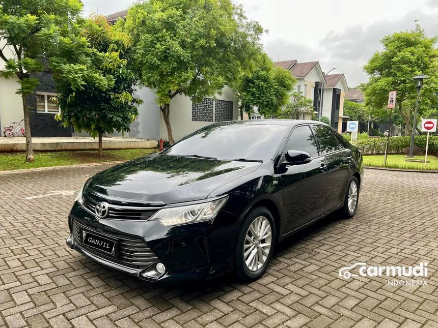 2015 Toyota Camry V Sedan