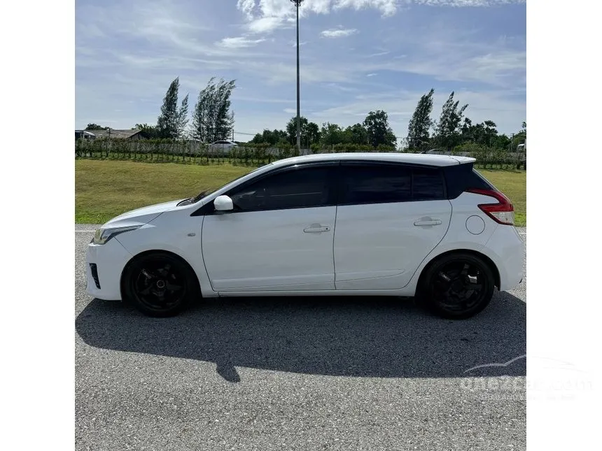 2014 Toyota YARIS E Hatchback