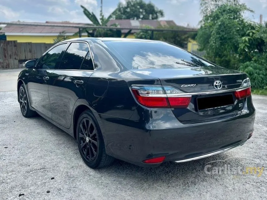 2017 Toyota Camry Hybrid Luxury Sedan
