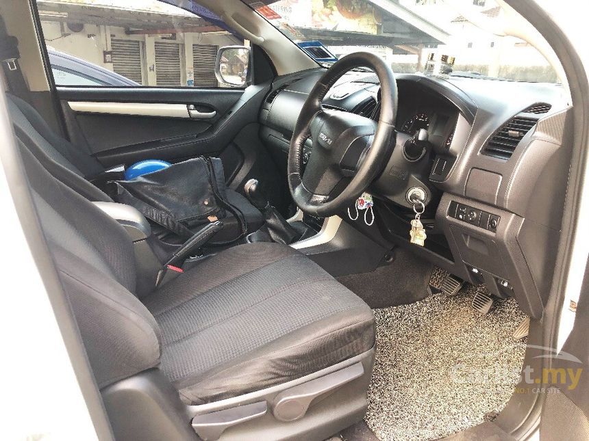 Isuzu DMax 2014 HiRide 25 In Johor Manual Pickup Truck Whi