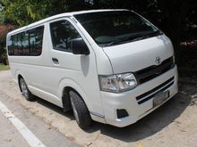 2012 Toyota Hiace 2.5 Window Van -- WELL MAINTAINED --