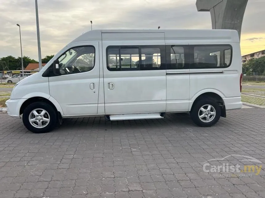 2012 Maxus V80 Window SWB 12 Seater Van