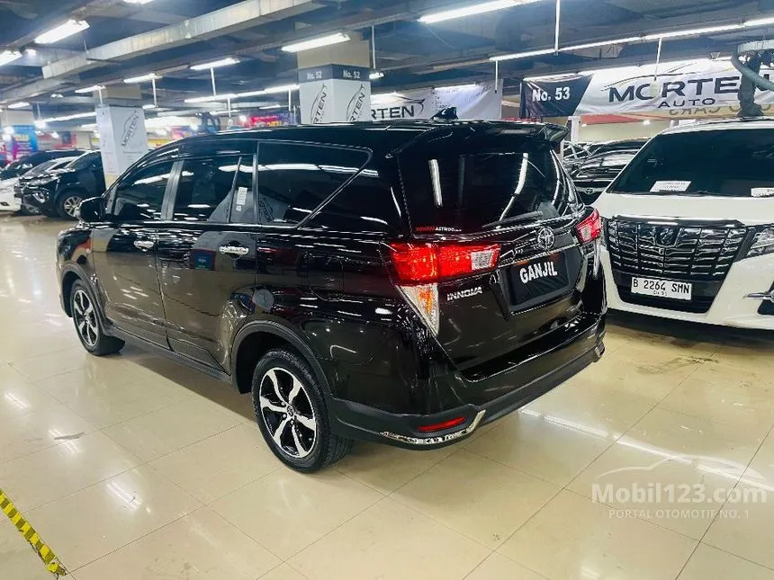 2022 Toyota Kijang Innova Venturer MPV