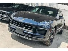 2022 Porsche Macan 2.0 SUV /Grade 5 / Red Interior / Sport Chrono / Unreg