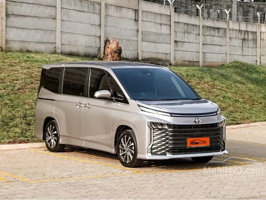 2023 Toyota Voxy (Non Premium Color) MPV