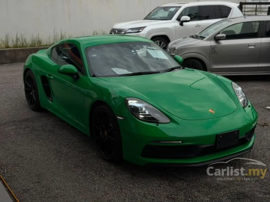 2022 Porsche 718 Cayman GT4 Coupe
