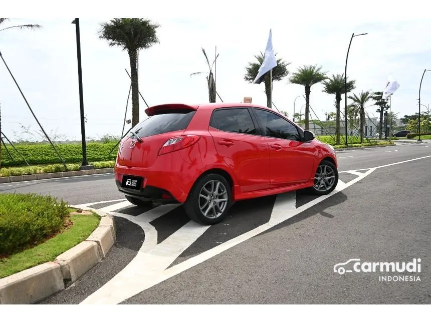 2013 Mazda 2 R Hatchback
