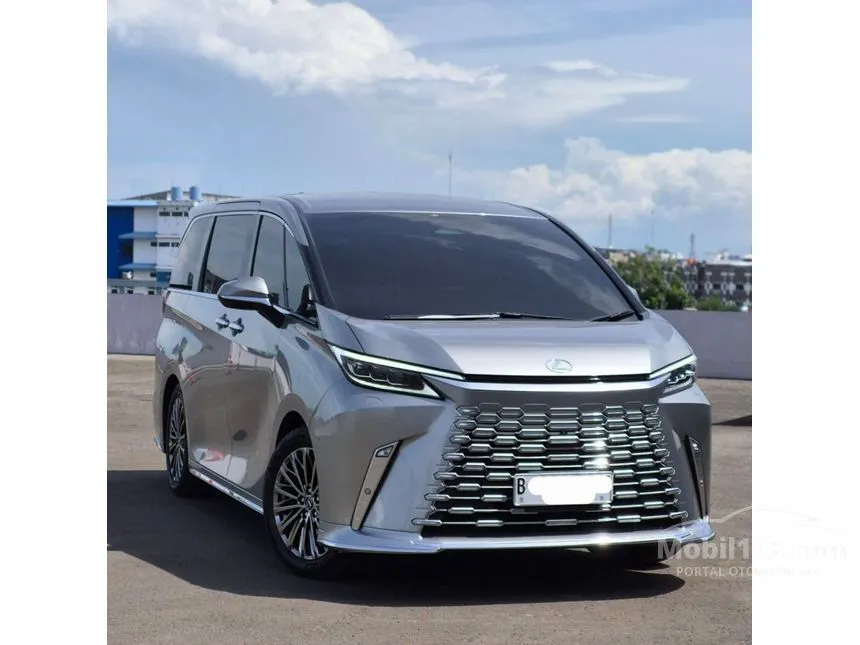 2024 Lexus LM 350h 4 Seater MPV