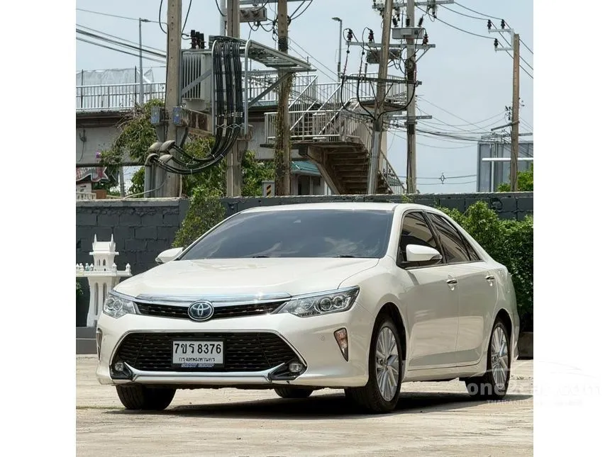 2017 Toyota CAMRY Hybrid Sedan