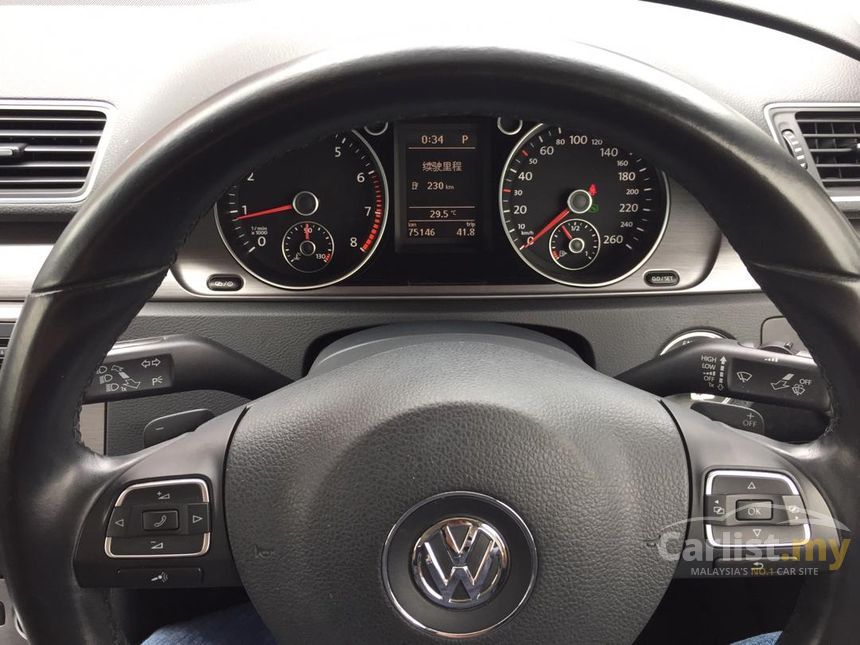 Volkswagen Passat 2013 TSI 1.8 in Selangor Automatic Sedan 