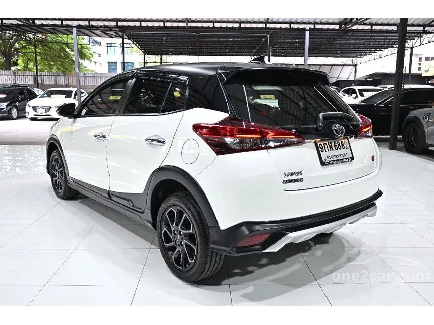 2020 Toyota YARIS High Cross Hatchback