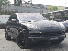 2010/12 Porsche Cayenne 3.0 Diesel SUV ** DIRECTOR OWNER... SERVICE ON TIME... LOW MLG... ACCIDENT FREE... UNDER WARRANTY... MUST VIEW **