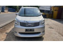 2014 Toyota NAV1 2.0 Luxury V (Kredit dibantu)