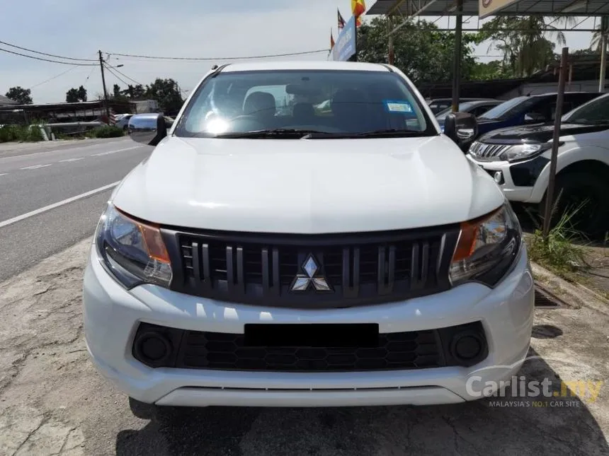 2015 Mitsubishi Triton Quest Pickup Truck