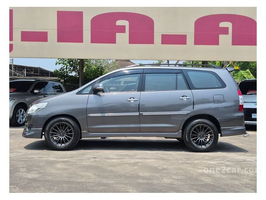 2013 Toyota INNOVA V Wagon