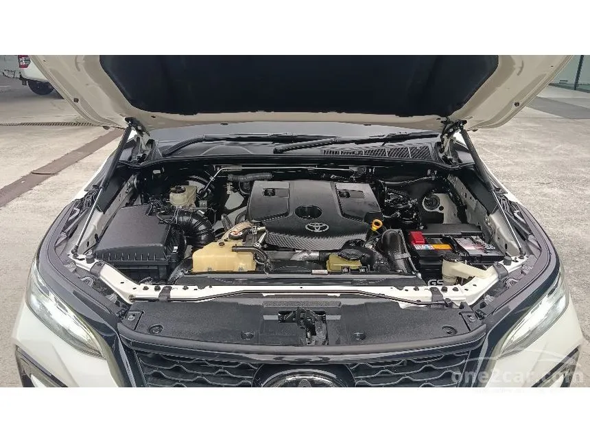 2022 Toyota FORTUNER GR Sport (Black Top) SUV