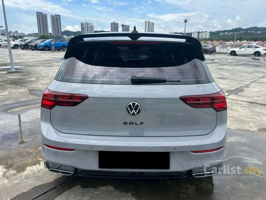 2022 Volkswagen Golf TSI R-Line Hatchback
