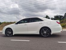 2015 Toyota Camry 2.5 Hybrid Sedan