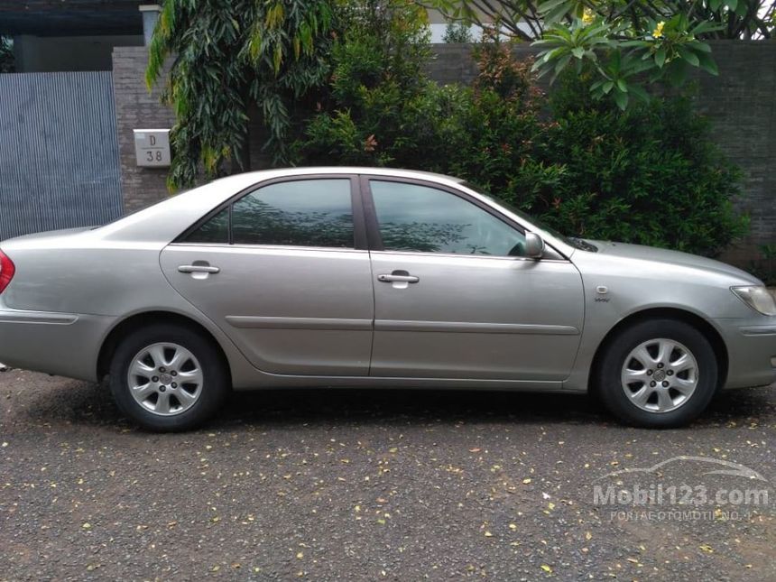 2003 Toyota Camry V Sedan