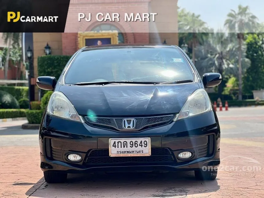 2013 Honda Jazz SV i-VTEC Hatchback