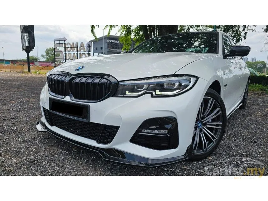 2023 BMW 330e M Sport Sedan