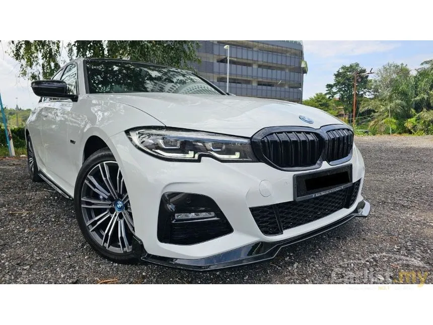 2023 BMW 330e M Sport Sedan
