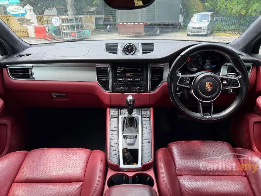 2015 Porsche Macan Turbo SUV