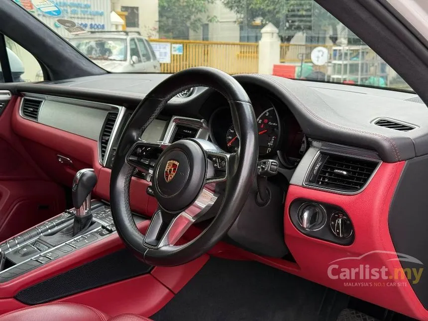 2015 Porsche Macan Turbo SUV