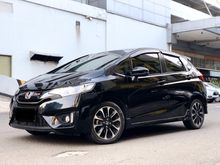 2016 Honda Jazz 1.5 RS AT Hitam