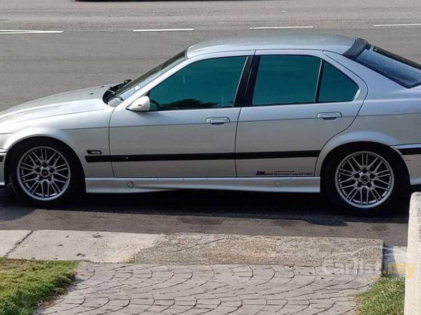 1996 BMW 318i Sedan