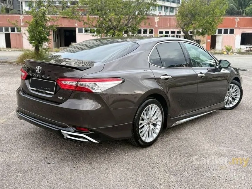 2019 Toyota Camry V Sedan